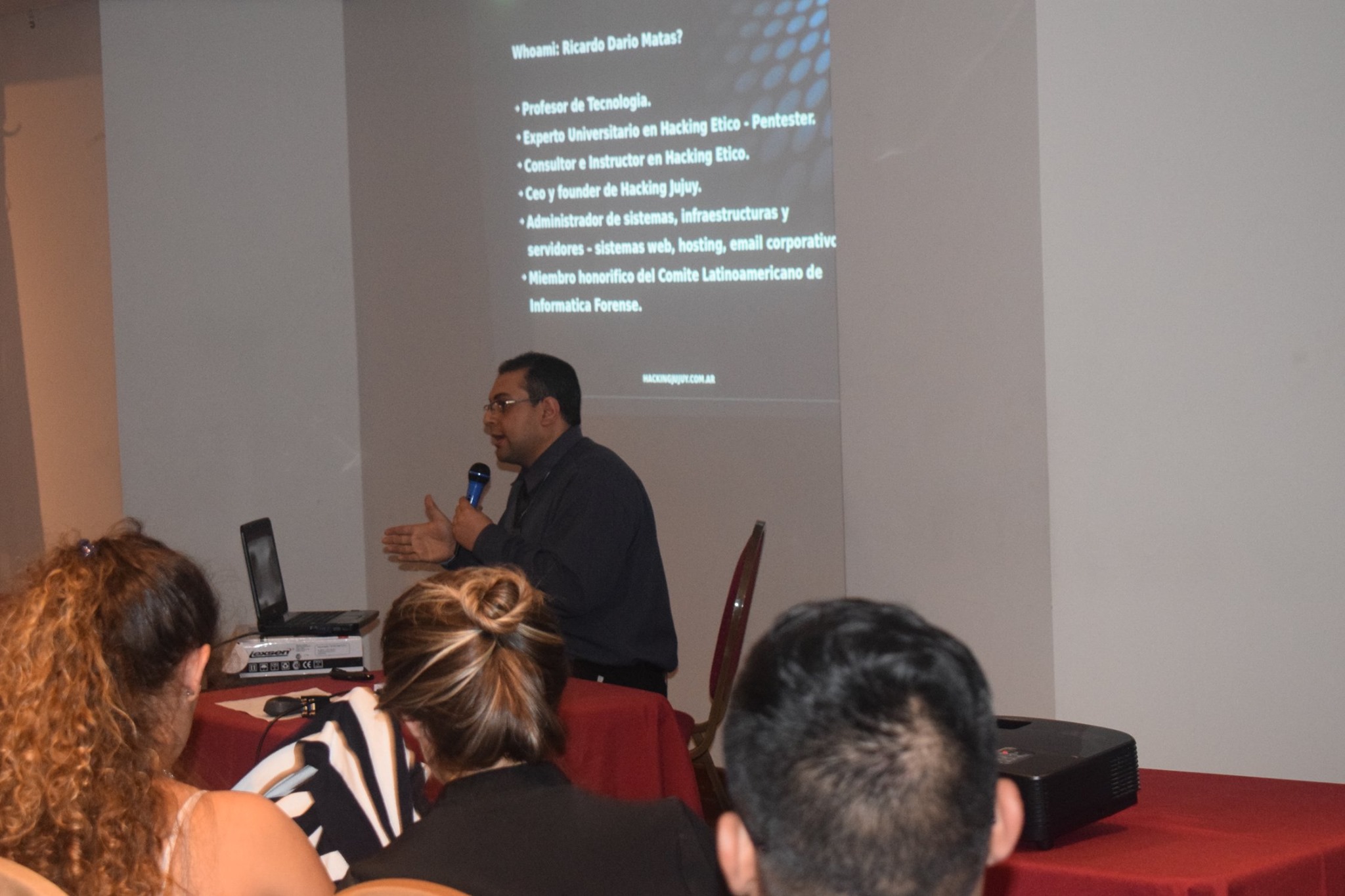 Charla hacking